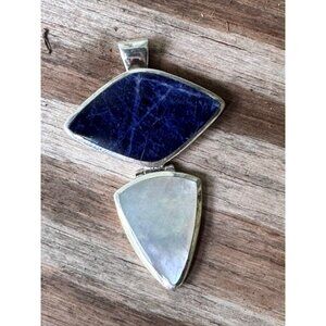 Sterling Silver Pendant With Sodalite & Mother Of Pearl 18.0g